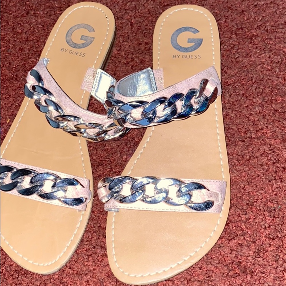 Guess sandals with silver chain in the front